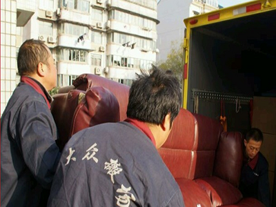 搬家公司車輛停不到樓下收取超距費合理嗎？